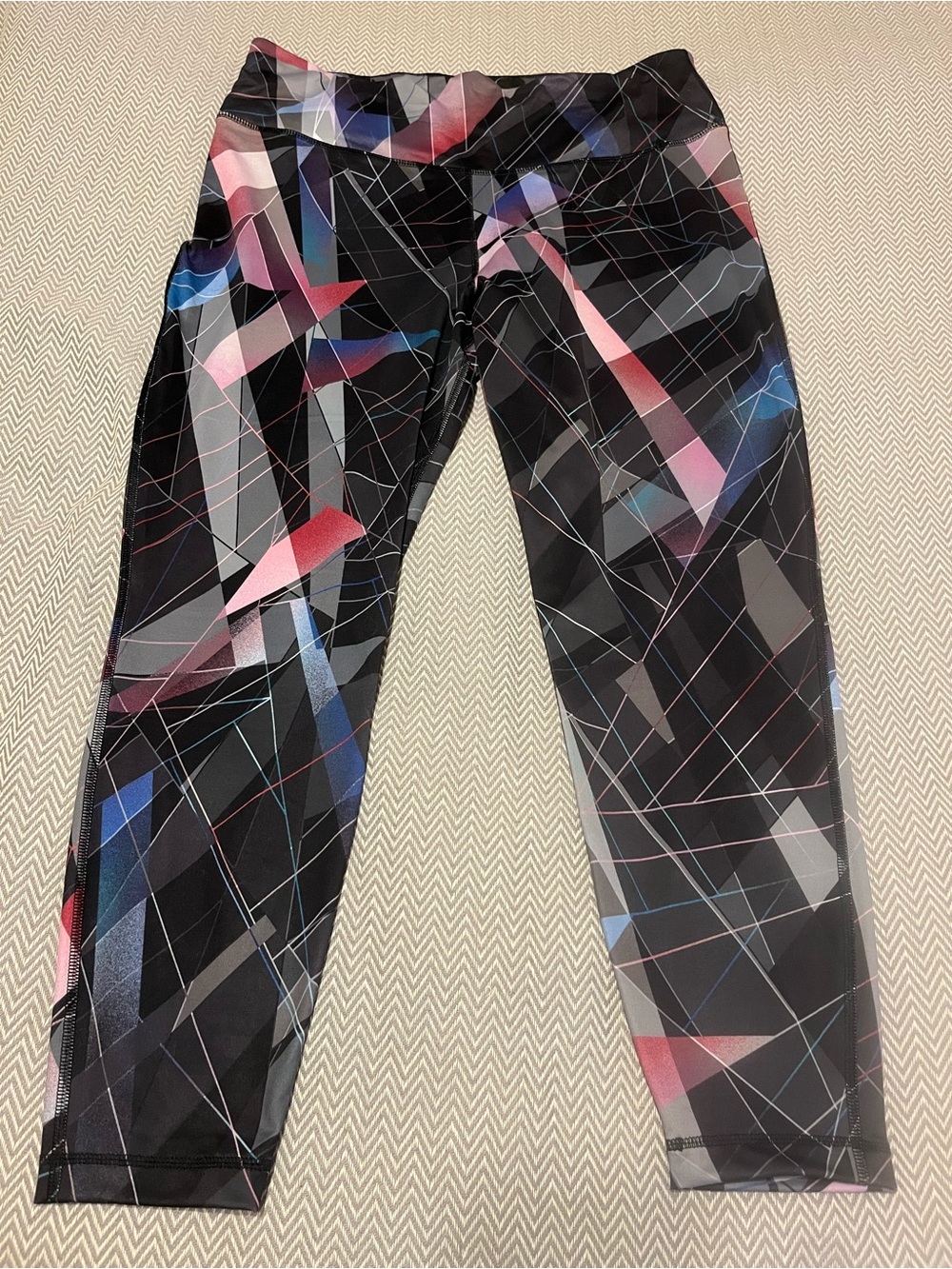 Zelos Geometric Print Black Athletic Leggings with Pink & Blue Accents. Size 2X.